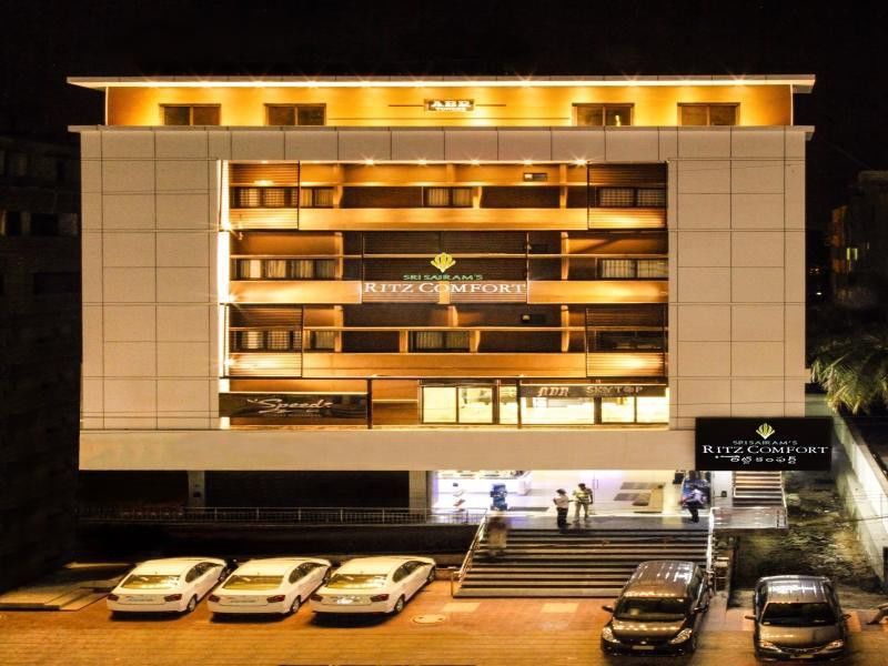 فندق ريتز كومفورت فيساخاباتنام المظهر الخارجي الصورة